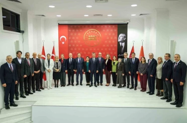 CHP Genel Başkanı Özel: "Cumhurbaşkanlığı Aday Ofisimizin temel gündemi, ekonomik ve sosyal krizdir" 