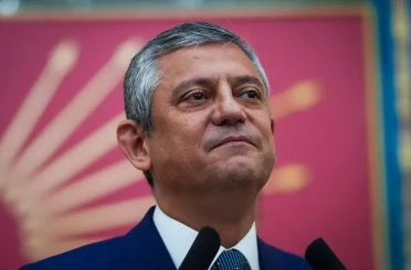 CHP Grup Başkanı Özel: "Bugün burada oturanların meziyetleri, kaybetse de demokrasiye sahip çıkmak"