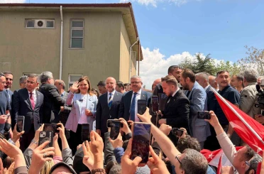CHP’den AK Parti’ye geçen Başkan Köksal vatandaşlara seslendi: "Afyonkarahisarımızı yeniden inşa etmek için memleketime Adalet ve Kalkınma Partisi’nde hizmet etmeye devam edeceğim" 