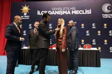 CHP’den istifa eden ikisi meclis üyesi 150 kişi AK Parti’ye katıldı 