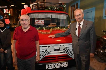 Çiçek Abbas, yıllar sonra minibüsüyle buluştu 