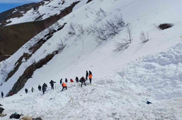 Çığ altında kalan çobanın cansız bedenine 125 gün sonra ulaşıldı 
