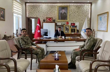 Çıldır 2. Hudut Tabur Komutanı Günfer’den Kaymakam Akköz’e ziyaret 