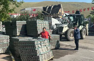Çıldır Belediyesi’nden kaldırım yenileme çalışması
