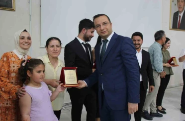 Cizre’de 7’den 70’e Okuyan Cizre Projesinde 2,5 milyon sayfa kitap okundu 