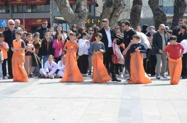 Çocuk şenliği Sinop’ta renkli görüntülere sahne oldu 