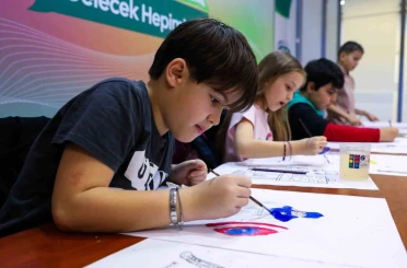 Çocuklar bir günlüğüne ressam oldu 