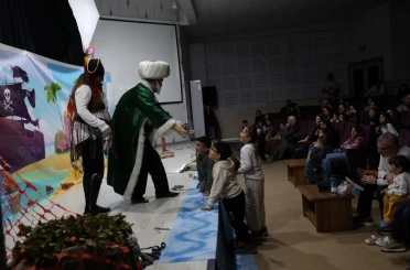 Çocuklar "Nasrettin Hoca Korsanlara Karşı" oyununda buluştu 