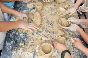 Çocuklar seramik çamuruyla hayal güçlerini sanata yansıttı

