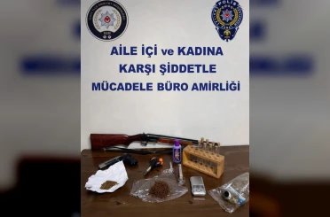 Çok sayıda suç kaydı bulunan şüphelinin evinden silah ve uyuşturucu çıktı 