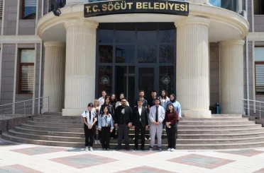 Çöp konteyneri akımına katılan öğrenciler Başkan Durgut’la buluştu 