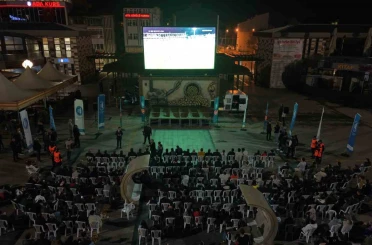 Çorum FK taraftarları play-off maçını dev ekrandan izledi 
