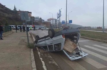 Çorum’da hafif ticari araç ile otomobil çapıştı: 1 yaralı 