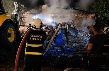 Çorum’da metruk bina alevlere teslim oldu 
