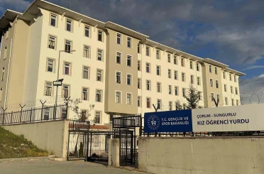 Çorum’da yurtta yemek yedikten sonra rahatsızlanarak hastaneye başvuran öğrenci sayısı 77’ye yükseldi 