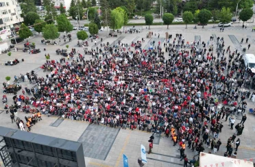Çorum’da yüzlerce vatandaş A Milli Futbol Takımı’nı birlikte destekledi 