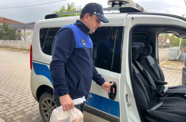 Cumayeri’nde gönül köprüleri sıcak yemekle kuruluyor 