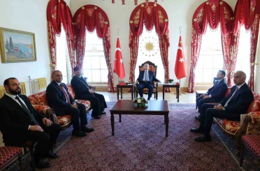 Cumhurbaşkanı Erdğan, Türkiye Ermenileri Patriği Sahak Maşalyan’ı kabul etti 