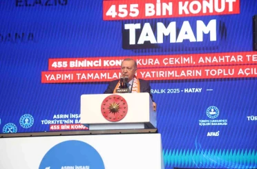 Cumhurbaşkanı Erdoğan: "Devletle milleti karşı karşıya getirmeye çalışanların hiçbirisi yok. Ama biz buradayız"