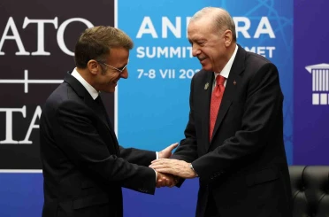 Cumhurbaşkanı Erdoğan, Macron ile Fransa’ya selam gönderdi 