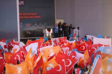 Cumhurbaşkanı Erdoğan: "Yılbaşına kadar deprem bölgemizde 453 bin bağımsız bölümü tamamlamak niyetindeyiz" 