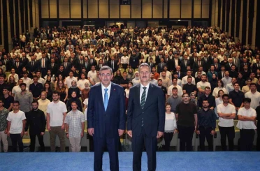 Cumhurbaşkanı Yardımcısı Yılmaz: "Savunma sanayiinde hedefimiz en kısa sürede ülkemizi ilk 10 ihracatçı ülke arasına sokmak" 