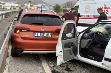 D100’de sağanak trafik kazalarını beraberinde getirdi: Ölü ve yaralılar var 