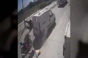 Datça’da park halindeki araca çarpan motosiklet sürücüsü yaralandı 