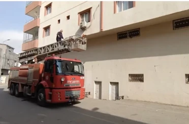 Demir korkulukta sıkışan güvercini itfaiye kurtardı 
