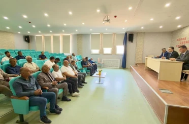 Demirözü’nde muhtarlarla değerlendirme toplantısı yapıldı 