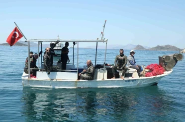 Deniz dibi temizliği Turgutreis’te yapıldı 