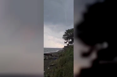Denizden yükselen hortum korku dolu anlar yaşattı 