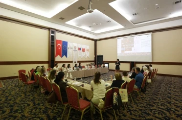 Denizli Büyükşehir, kadın dostu kent için yol haritasını oluşturuyor 