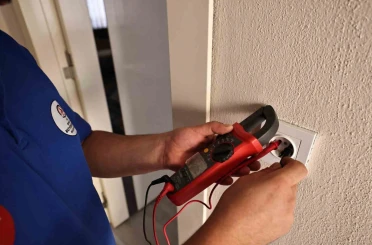 Denizli’de 65 yaş ve üzeri vatandaşlara ücretsiz tamirat desteği sürüyor 