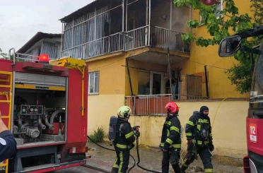 Denizli’de balkon yanan koltuk paniğe neden oldu 