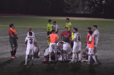 Denizli’de rakibiyle çarpışan futbolcu hastaneye götürüldü 