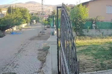 Deprem anı kameralara yansıdı 