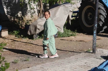 Depremde ailesini kaybeden Zeynep, amcasına ’baba’, yengesine ’anne’ diyerek hayata tutundu 