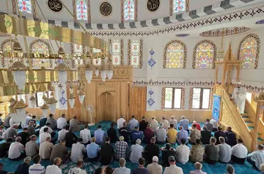 Depremde yıkılan Karaburun Köyü Camisi yeniden hizmete açıldı

