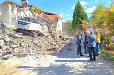 Depreme dayanaksız olan Kale Devlet Hastanesi’nin yıkımına başlanıldı 