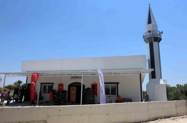 Depremin ardından inşa edilen 129’uncu cami olan ’Akçaova Kenan Güngör Camii’ ibadete açıldı 