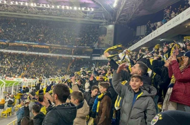 Depremzede gençler süper lig maçlarında moral buldu 