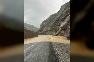 Derecik-Şemdinli kara yolu 2 gündür kapalı 