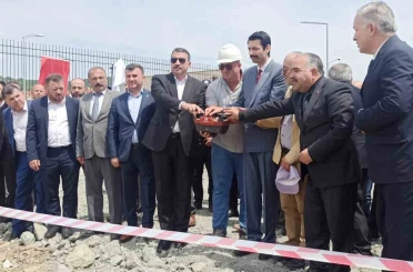 Devrek’te temel atma töreninde protokol bir araya geldi 