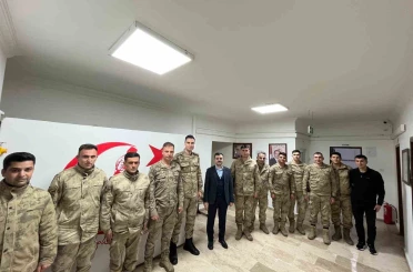 Dicle Kaymakamı Atış, askerle iftarda bir araya geldi 