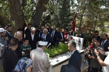 Dicle’de şehitler kabirleri başında anıldı 