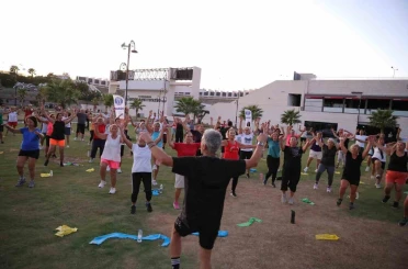 Didimliler ’Herkes için hareket’ sloganıyla spor yaptı 