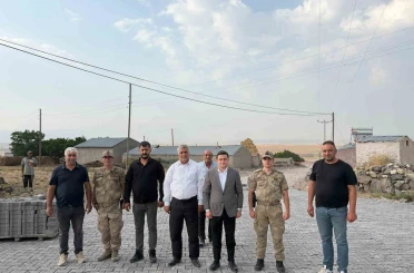 Digor’da KÖYDES çalışmaları sürüyor: Kaymakam Zengin Karabağ köyündeki parke taşı yapımını inceledi 