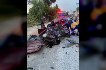 Direğe çarparak hurdaya dönen Fiat Tofaş’ın sürücüsü ağır yaralandı 