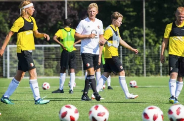Dirk Kuyt, 11 yıl sonra Fenerbahçe’ye döndü 